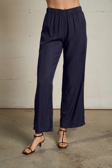 Perfect White Tee – Hana Tencel Pull on Pant in Navy