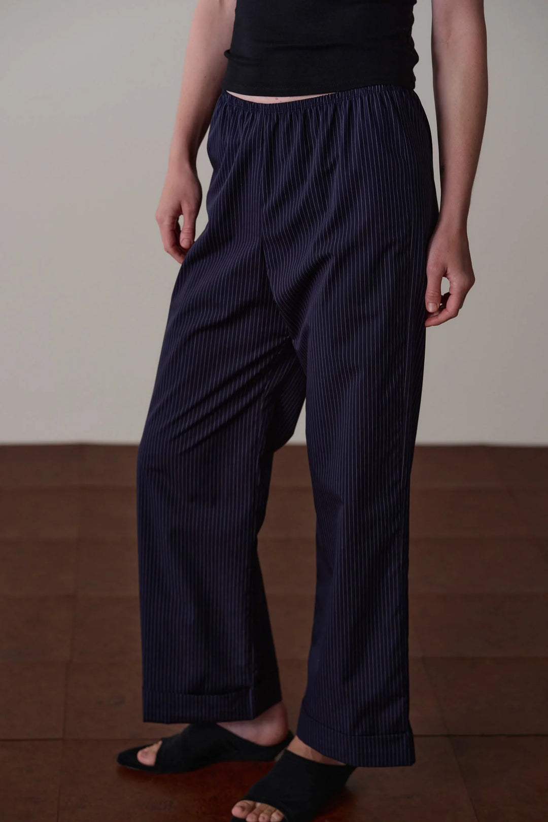 Donni – Pop Pinstripe Simple Pant in Navy