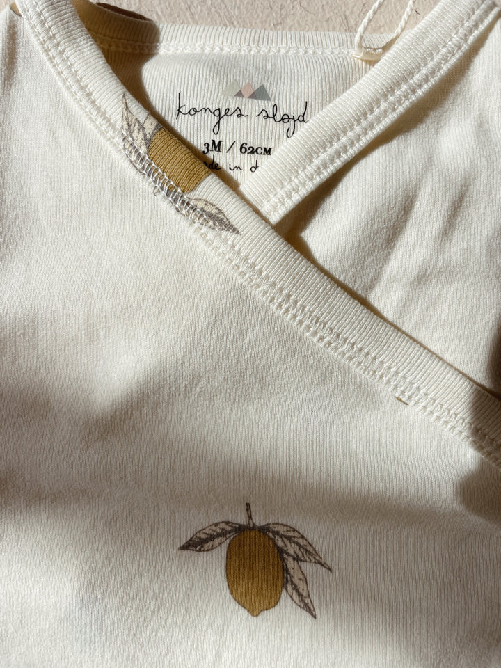 Konges Slojd - Newborn Onesie in Lemon