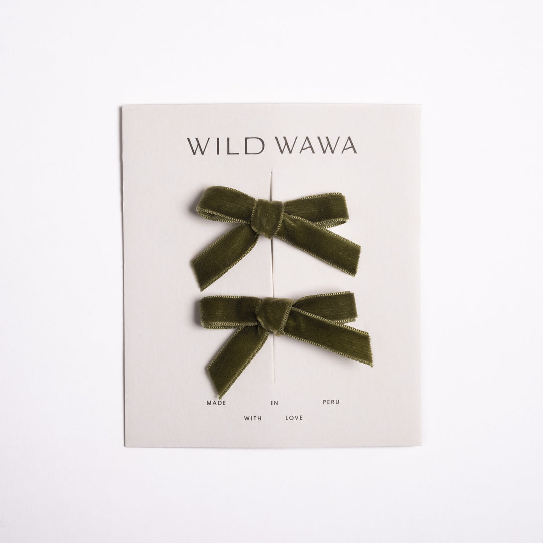 Wild Wawa - Velvet Bow Clips in Evergreen