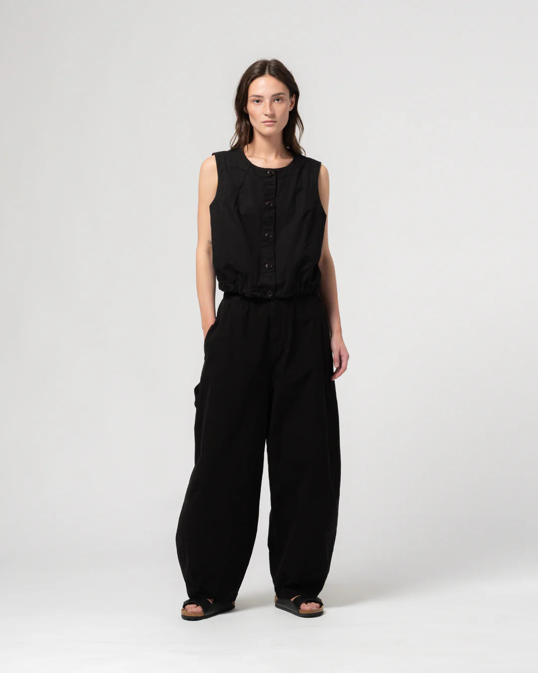 Girls of Dust - Veston Cotton Linen Cropped Vest in Black