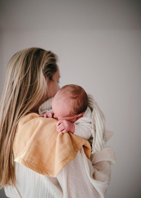 Mushie - Organic Cotton Muslin Swaddle in Sage Stripe